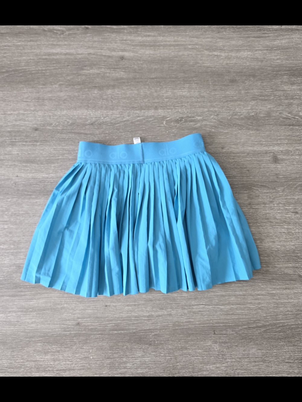 ALO Yoga 'Aces' Teal Pleated Tennis Skirt - Picture 3 of 8